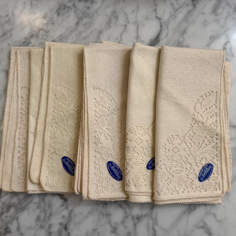 VINTAGE Quaker Lace Dinner Napkins  Floral Lace Corners Beige 16" Square-5